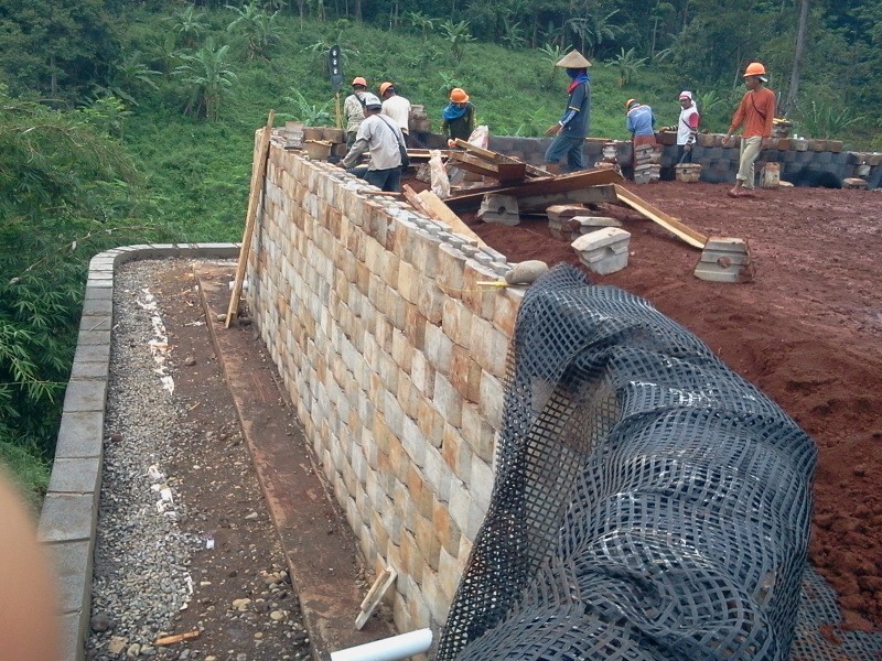 RETAINING WALL, INDONESIA