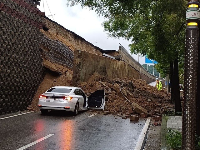 Why Drainage Is Critical for Retaining Wall Safety?